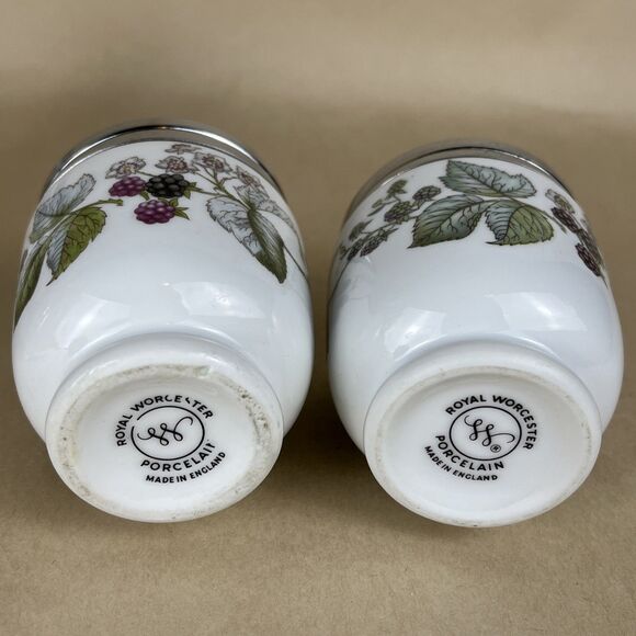 Set 4 VTG Royal Worcester Lavinia Egg Coddlers-2 King & 2 Standard Sz Blackberry - Picture 7 of 11